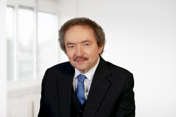 Dr. Eberhard Siegle, LL.M.